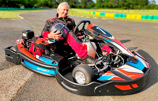 Georges pilote de karting de 85 ans